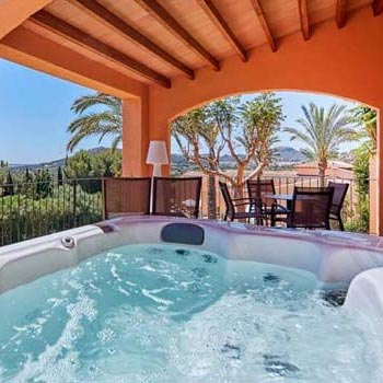suite deluxe jacuzzi pula suites boutique resort